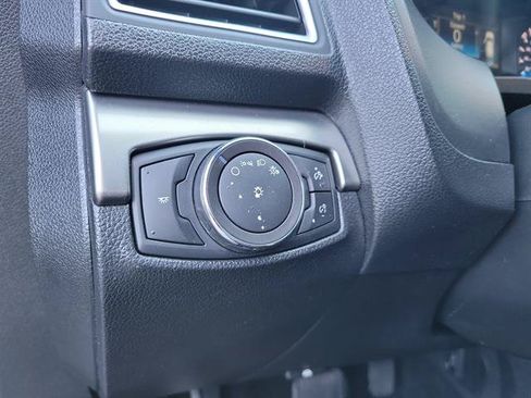 Used 2018 Ford Explorer XLT FWD image 19