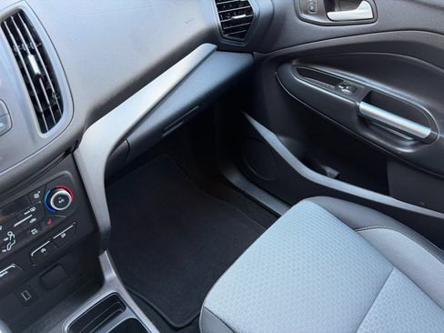 Used 2018 Ford Escape SE FWD image 25