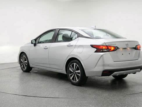 Used 2025 Nissan Versa SV image 6