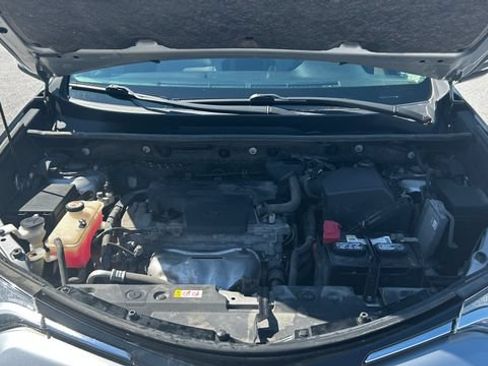 Used 2018 Toyota RAV4 XLE AWD/4WD image 43