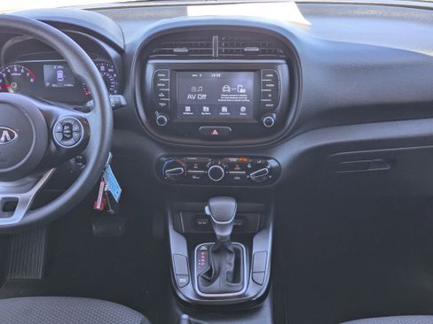 Used 2021 Kia Soul LX FWD image 18