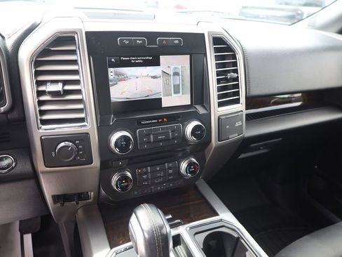Used 2015 Ford F150 Platinum w/ Equipment Group 701A Luxury AWD/4WD image 15