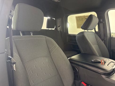 Used 2024 RAM 2500 Tradesman w/ Chrome Appearance Group image 26