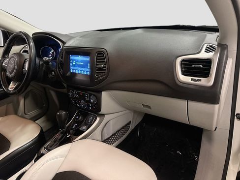 Used 2021 Jeep Compass Latitude w/ Driver Assistance Group image 32