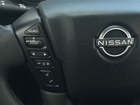 Used 2024 Nissan Frontier SL w/ Technology Package AWD/4WD image 11