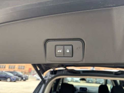 Used 2025 Nissan Rogue SV image 23