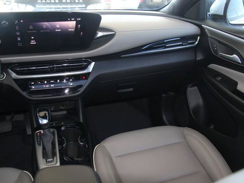 Used 2024 Buick Envista Sport Touring FWD image 10