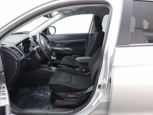 Used 2020 Mitsubishi Outlander Sport SE image 5