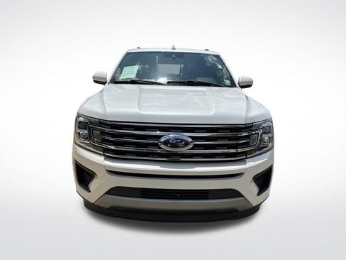 Used 2019 Ford Expedition XLT w/ Equipment Group 202A RWD image 2