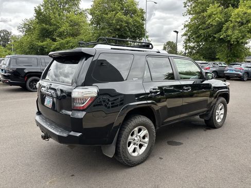 Used 2014 Toyota 4Runner SR5 AWD/4WD image 4