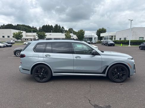 Used 2025 BMW X7 M60i w/ Climate Comfort Package AWD/4WD image 6