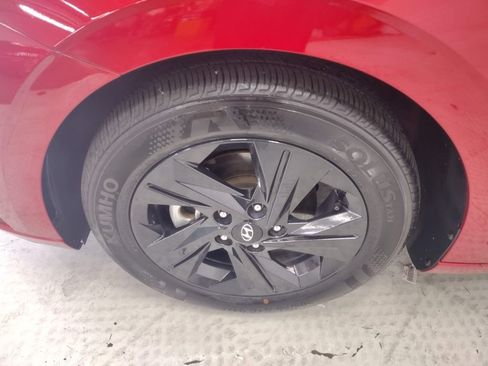 Certified 2023 Hyundai Elantra SEL w/ Preferred Accessory Package FWD image 6