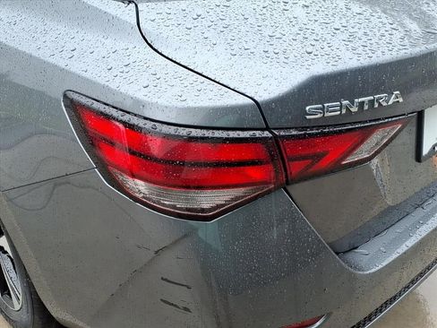 Used 2022 Nissan Sentra SV image 24