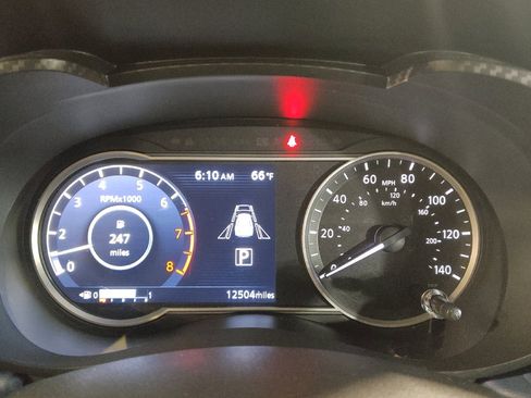 Used 2025 Nissan Versa SV FWD image 23