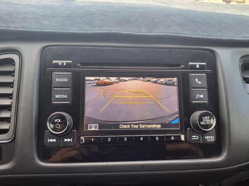 Used 2021 Honda HR-V LX image 22