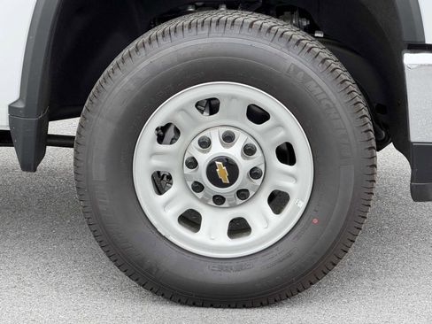New 2025 Chevrolet Silverado 3500 W/T image 17
