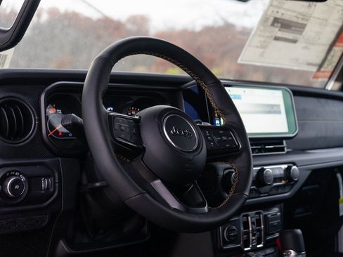 New 2025 Jeep Wrangler Unlimited Rubicon 392 image 16