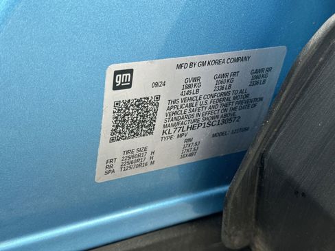 Used 2025 Chevrolet Trax LT image 34