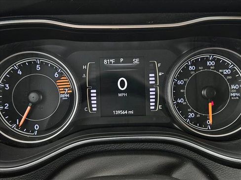 Used 2019 Jeep Cherokee Latitude w/ Popular Appearance Group FWD image 11