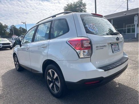 Used 2017 Subaru Forester 2.5i w/ Alloy Wheel Package AWD/4WD image 5