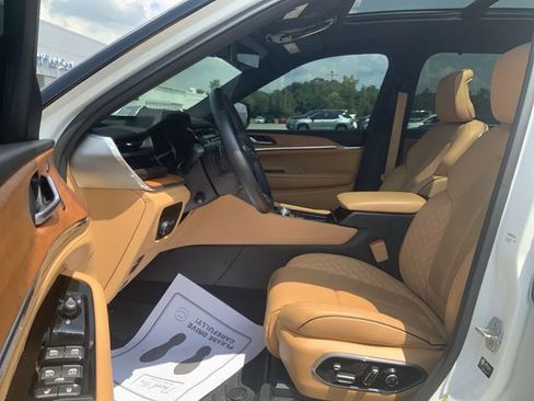 Used 2023 Jeep Grand Cherokee L Summit image 15