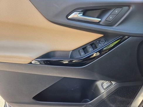 Used 2025 Chevrolet Equinox ACTIV image 34