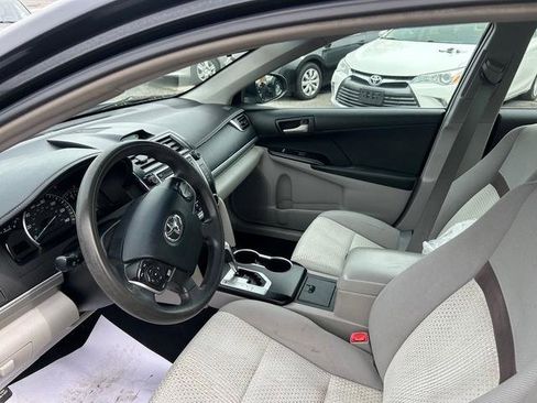 Used 2012 Toyota Camry LE FWD image 4