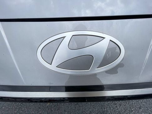 Used 2024 Hyundai Elantra Limited FWD image 30