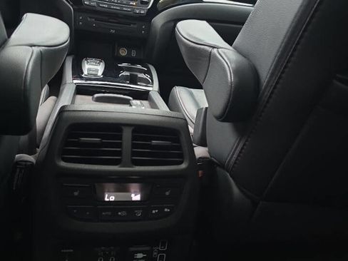 Used 2020 Honda Pilot Black Edition image 6
