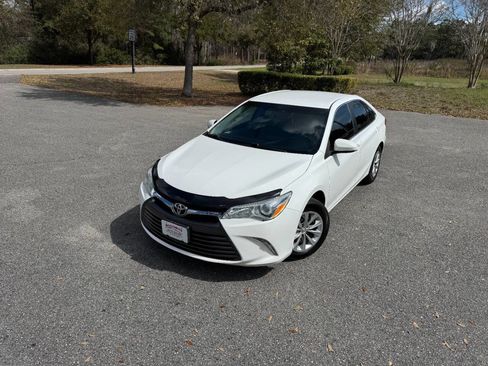 Used 2016 Toyota Camry LE image 31