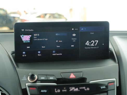 Used 2025 Acura RDX SH-AWD image 17