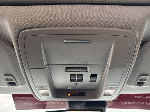 Used 2018 Chevrolet Silverado 1500 High Country image 24