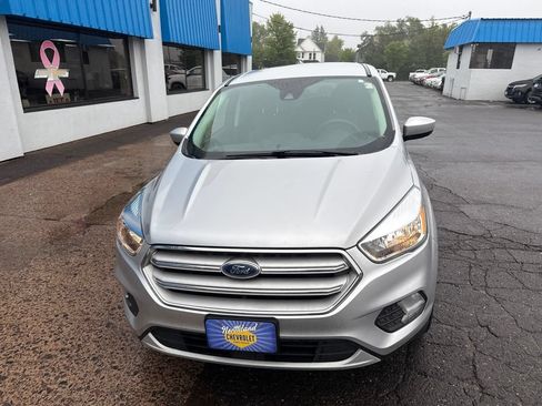 Used 2019 Ford Escape SE w/ Ford Safe & Smart Package AWD/4WD image 3