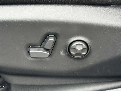 New 2026 Chrysler Pacifica Select image 28