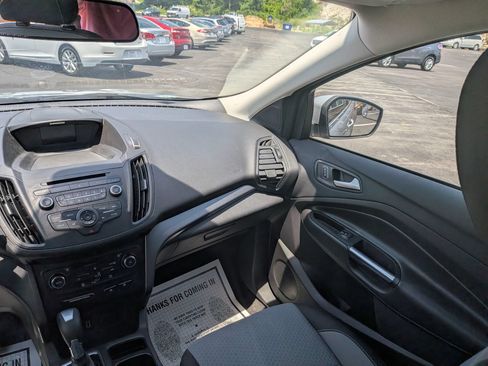 Used 2017 Ford Escape SE FWD image 31