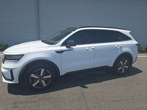 Certified 2022 Kia Sorento EX w/ Panoramic Sunroof Package FWD image 1
