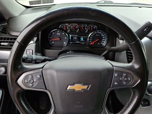 Used 2019 Chevrolet Suburban LT RWD image 20