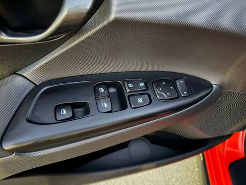 Used 2019 Hyundai Veloster Turbo R-Spec image 32