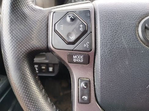 Used 2019 Toyota Tacoma TRD Off-Road AWD/4WD image 18