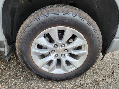 Used 2025 Chevrolet Silverado 1500 Custom image 22