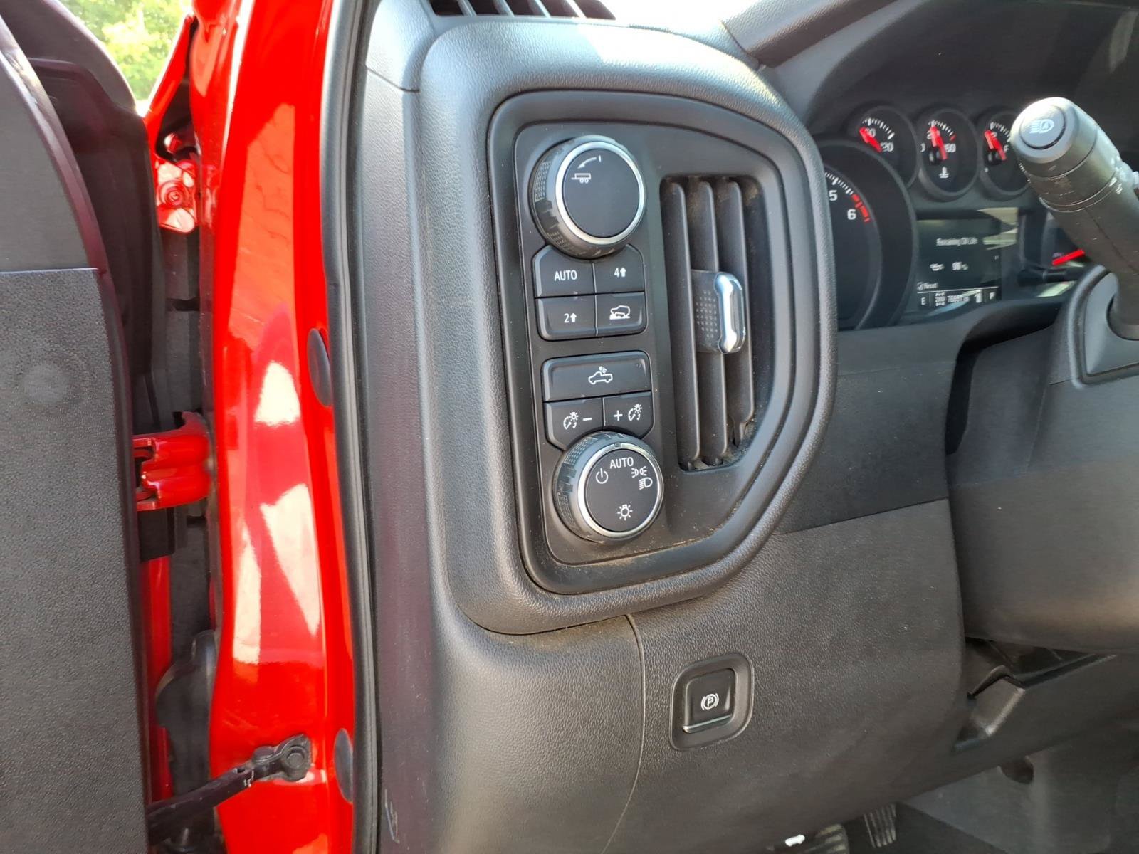 Used 2022 Chevrolet Silverado 1500 Custom AWD/4WD image 9