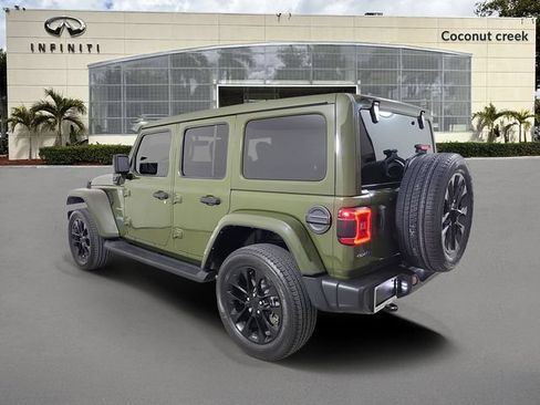 Used 2021 Jeep Wrangler Unlimited Sahara AWD/4WD image 3