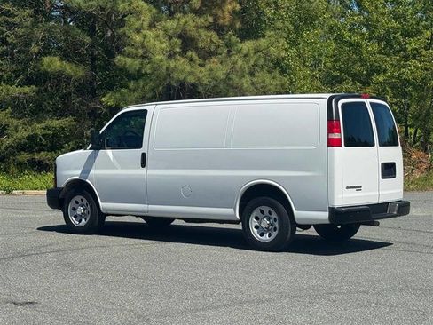 Used 2012 Chevrolet Express 1500 RWD image 4