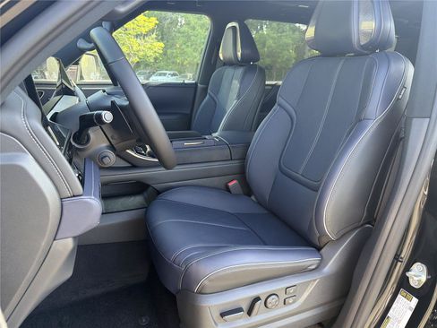 New 2026 INFINITI QX80 4WD w/ Sport Exterior Package image 32