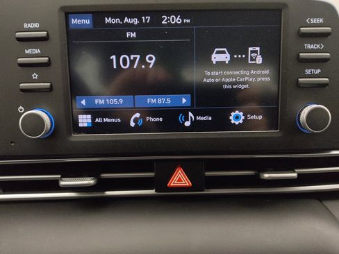 Used 2025 Hyundai Elantra SE FWD image 25