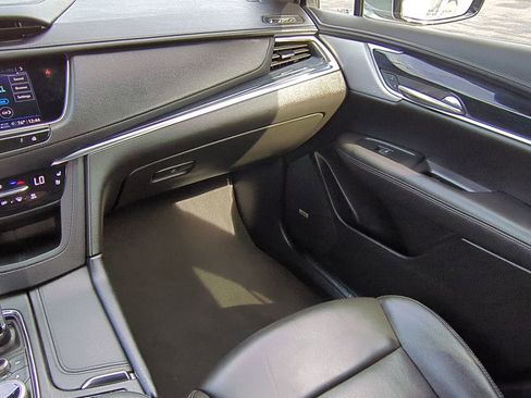 Used 2024 Cadillac XT5 Premium Luxury image 17