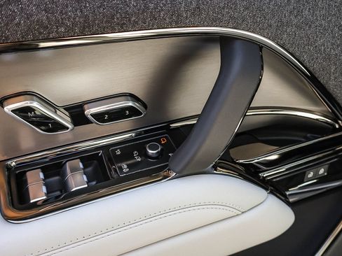 New 2026 Land Rover Range Rover Sport SE AWD/4WD image 30