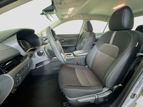 Used 2025 Nissan Sentra SV FWD image 11