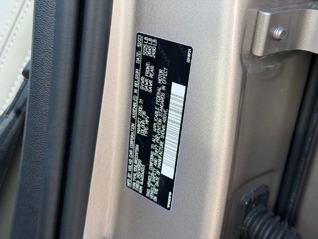 Certified 2024 Volvo XC40 B5 Plus AWD/4WD image 21