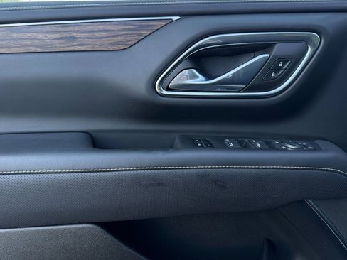 Certified 2024 Chevrolet Suburban Premier image 11